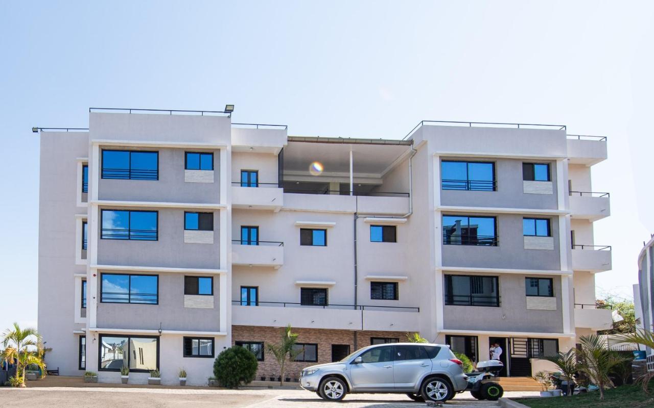 Milestone City Appartements - Avec Restaurant - Sans Coupure D'Electricite - Vues Imprenables Antananarivo Bagian luar foto