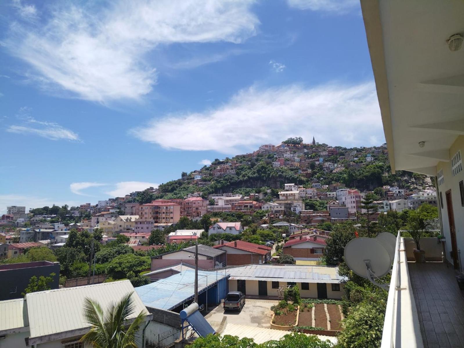 Milestone City Appartements - Avec Restaurant - Sans Coupure D'Electricite - Vues Imprenables Antananarivo Bagian luar foto
