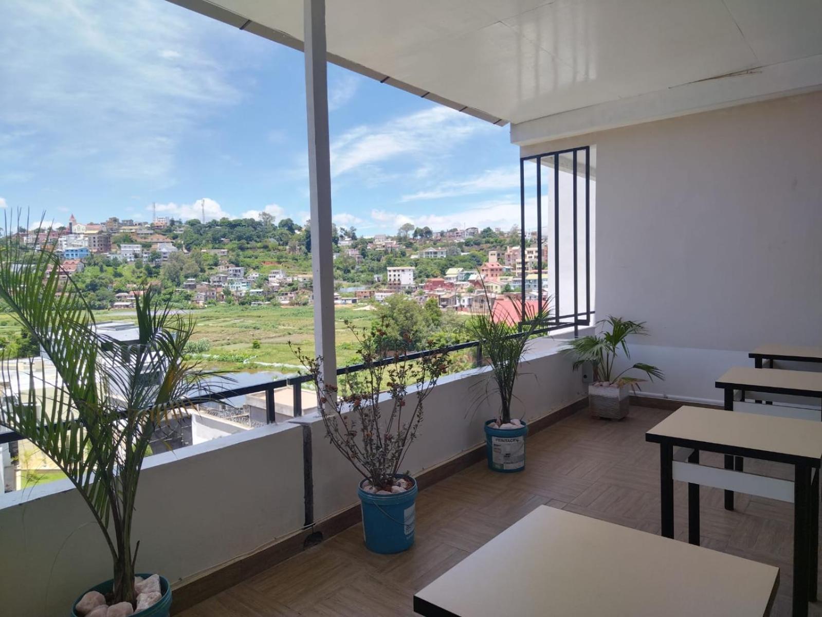 Milestone City Appartements - Avec Restaurant - Sans Coupure D'Electricite - Vues Imprenables Antananarivo Bagian luar foto