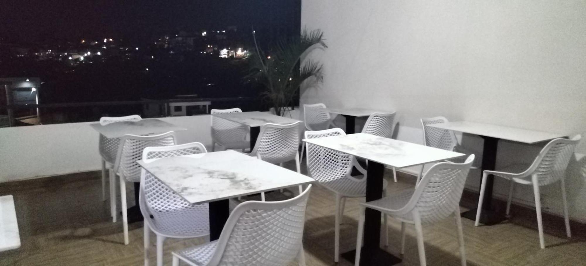 Milestone City Appartements - Avec Restaurant - Sans Coupure D'Electricite - Vues Imprenables Antananarivo Bagian luar foto